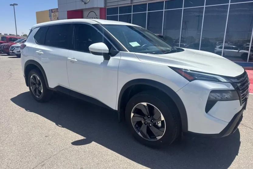 2024 Nissan Rogue SV photo 1