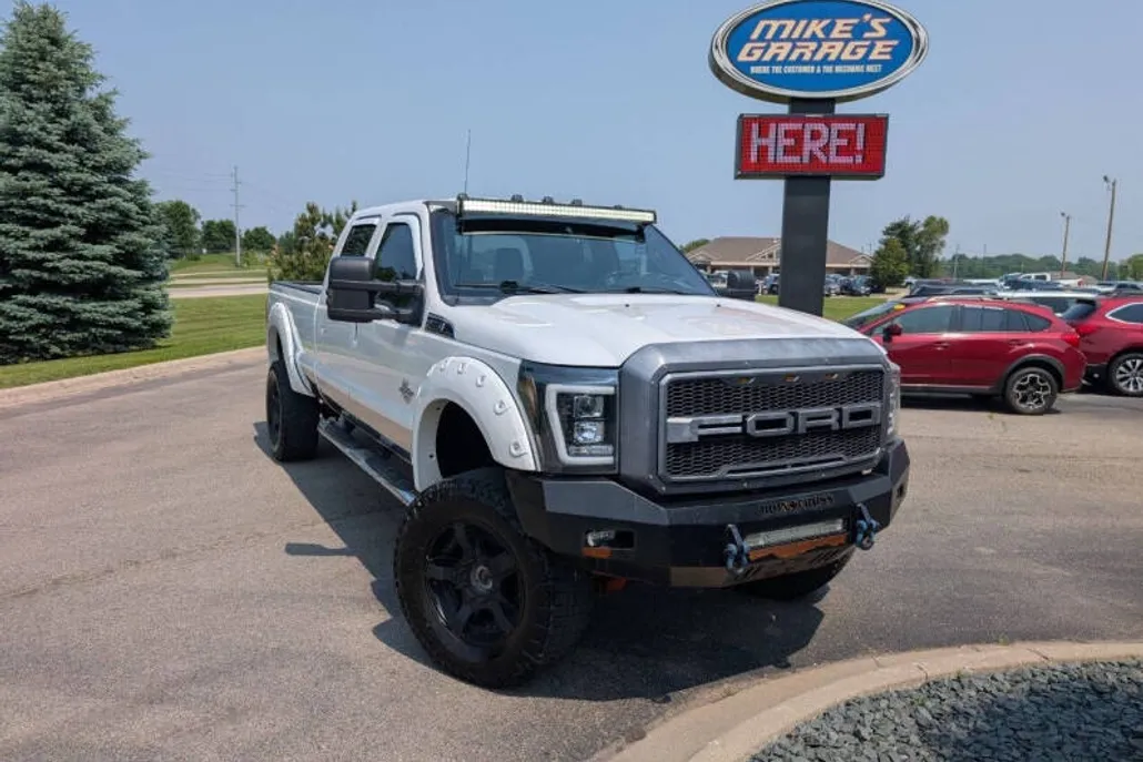 2011 Ford F-350 Lariat photo 1