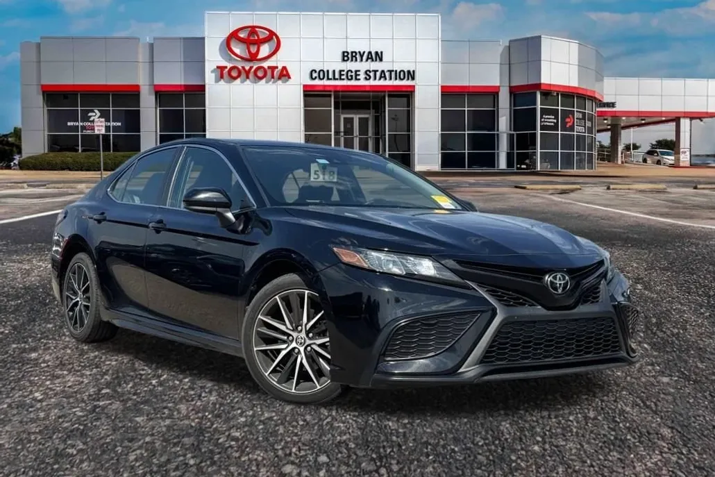 2021 Toyota Camry SE photo 1