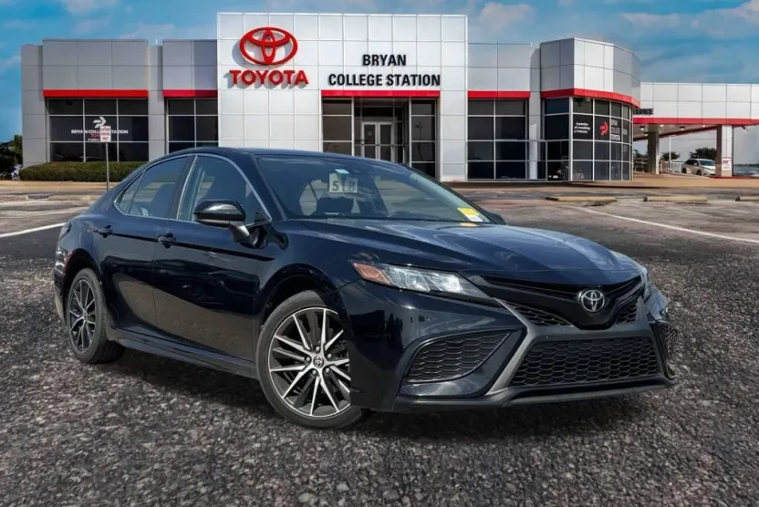 2021 Toyota Camry SE photo 1