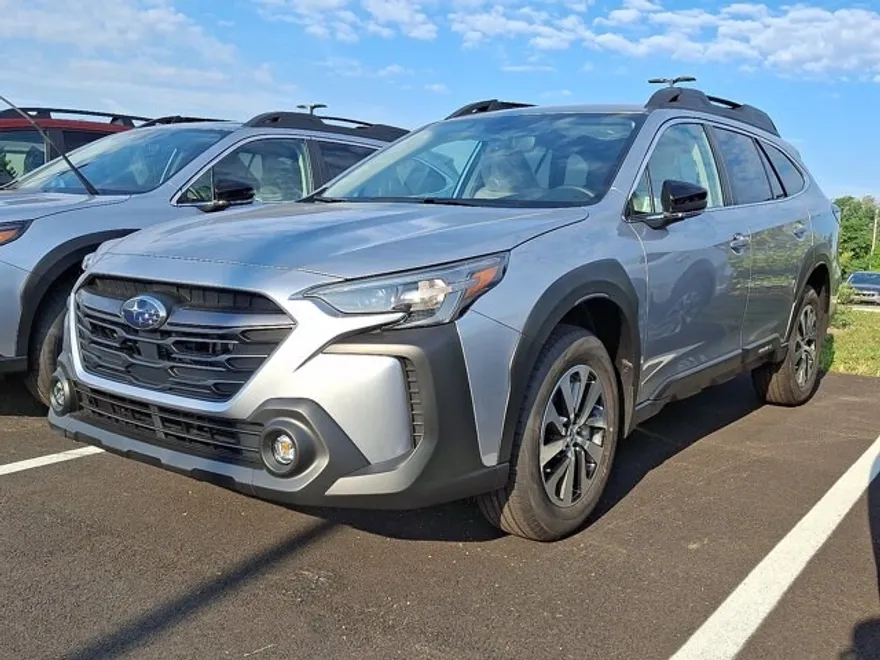 2025 Subaru Outback Premium photo 1