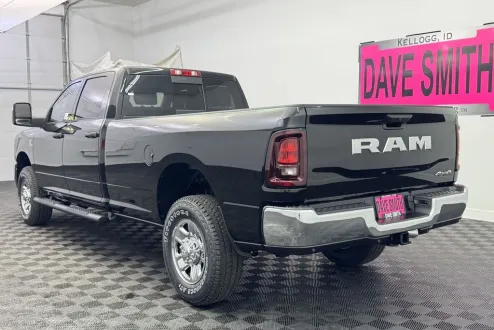 2025 Ram 3500 Tradesman photo 3