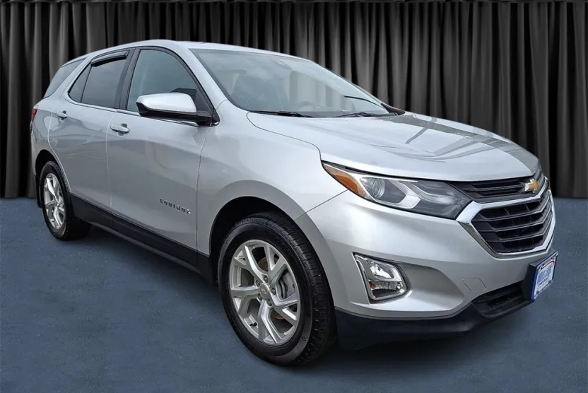 2020 Chevrolet Equinox LT photo 1
