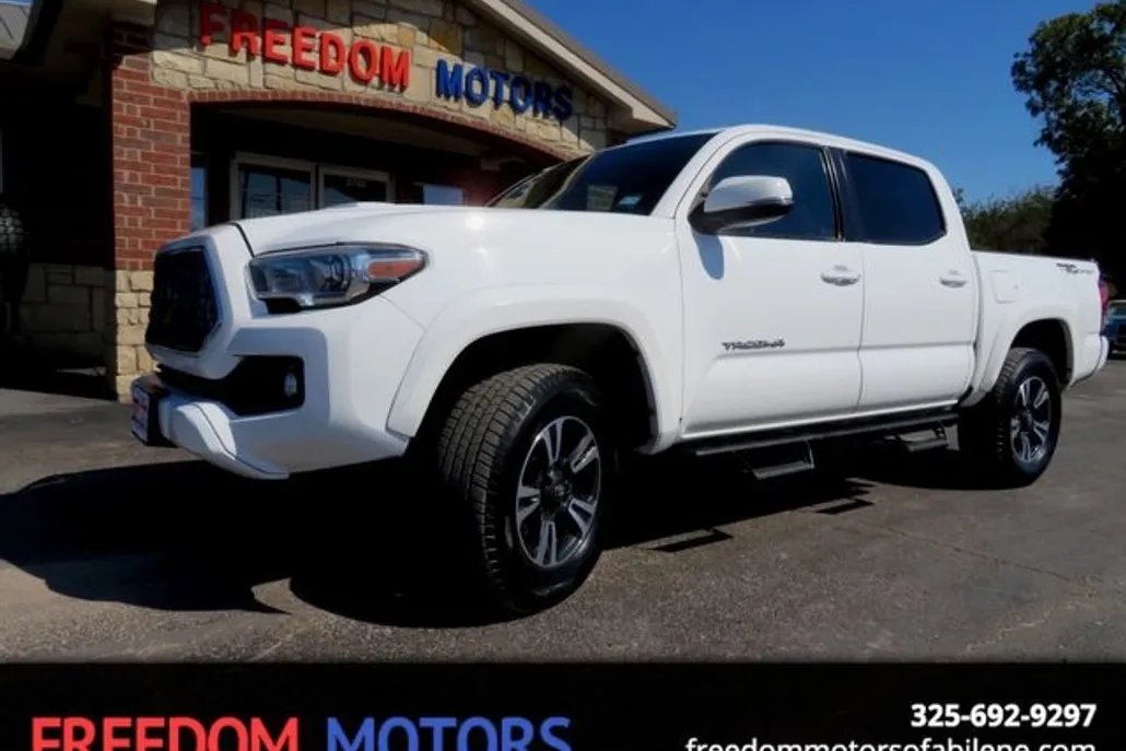 2019 Toyota Tacoma TRD Sport photo 1