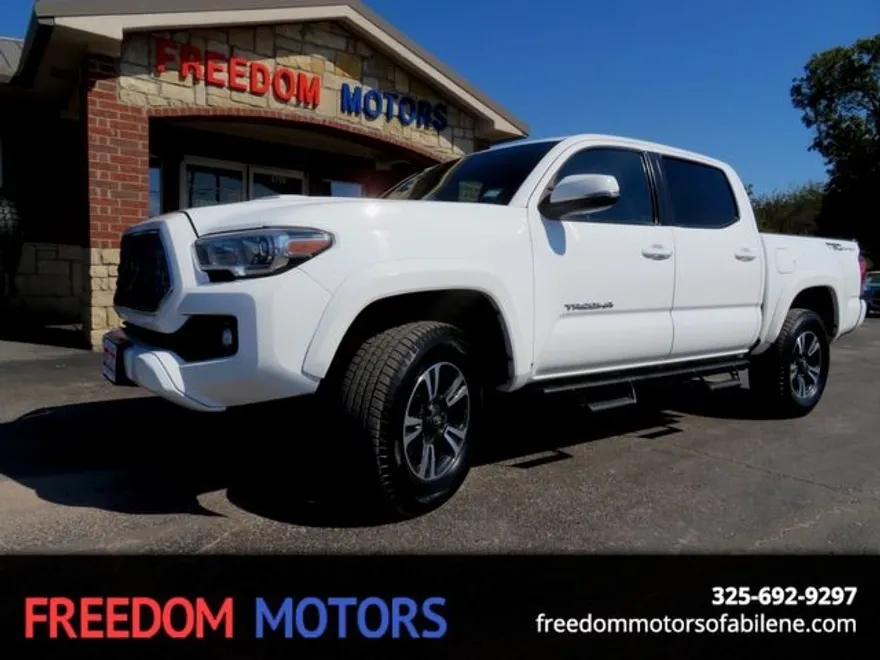 2019 Toyota Tacoma TRD Sport photo 1