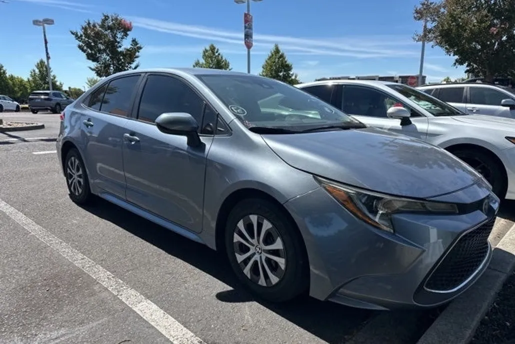 2022 Toyota Corolla Hybrid LE photo 1