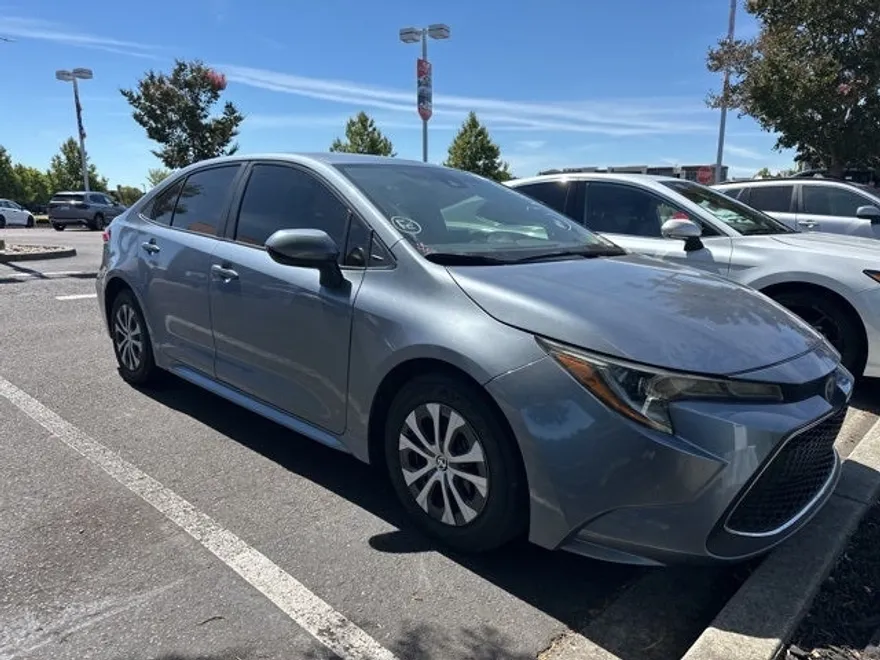 2022 Toyota Corolla Hybrid LE photo 1