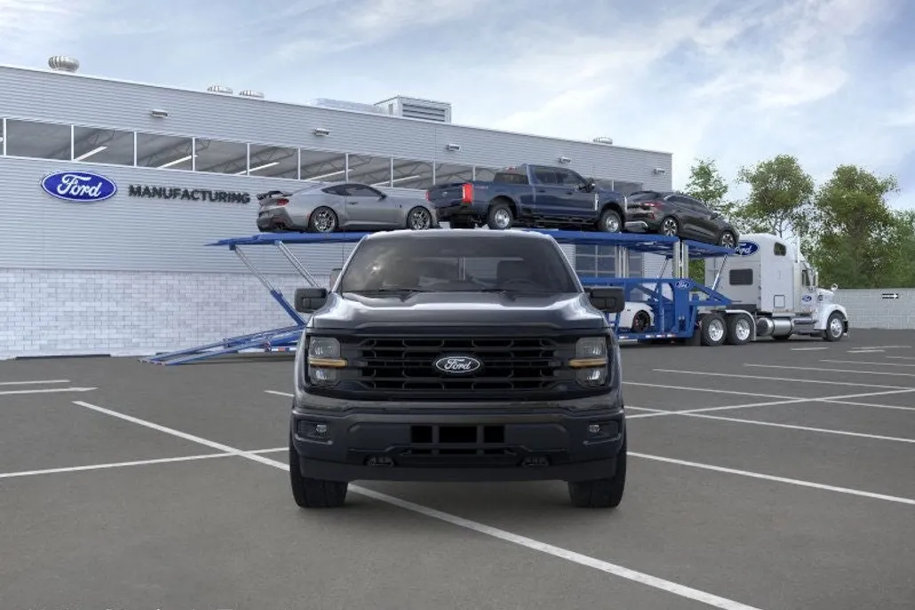 2025 Ford F-150 XLT photo 1