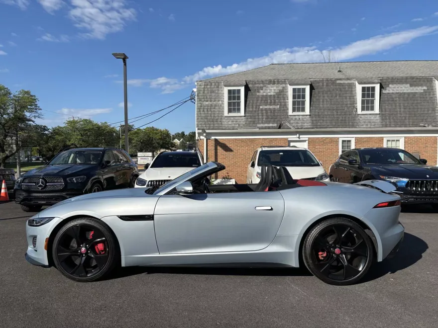 2021 Jaguar F-TYPE R-Dynamic photo 1