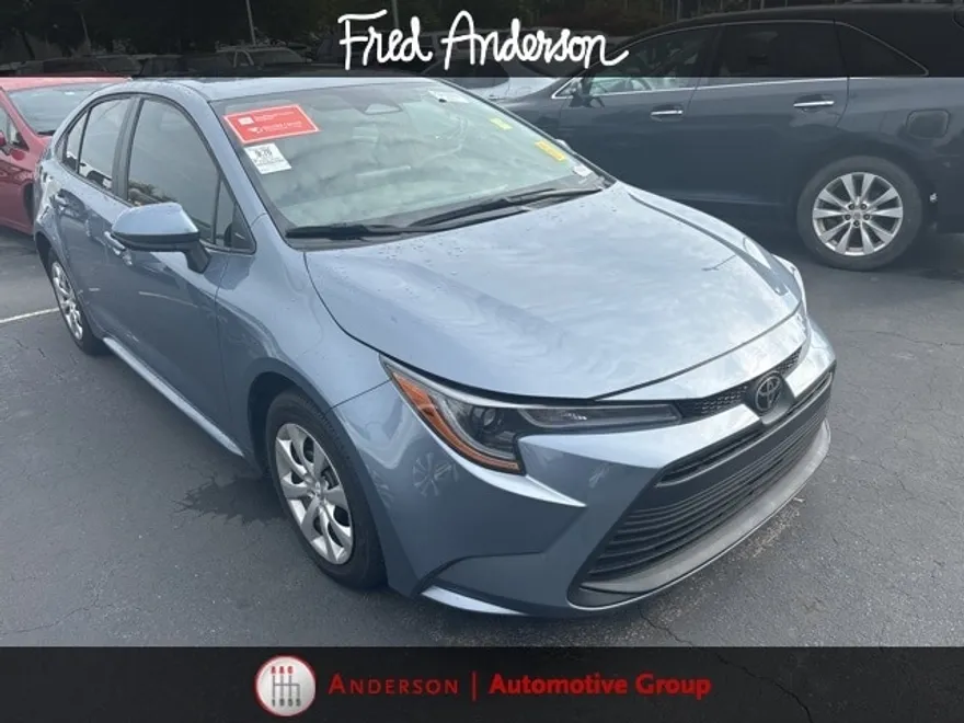 2024 Toyota Corolla LE photo 1