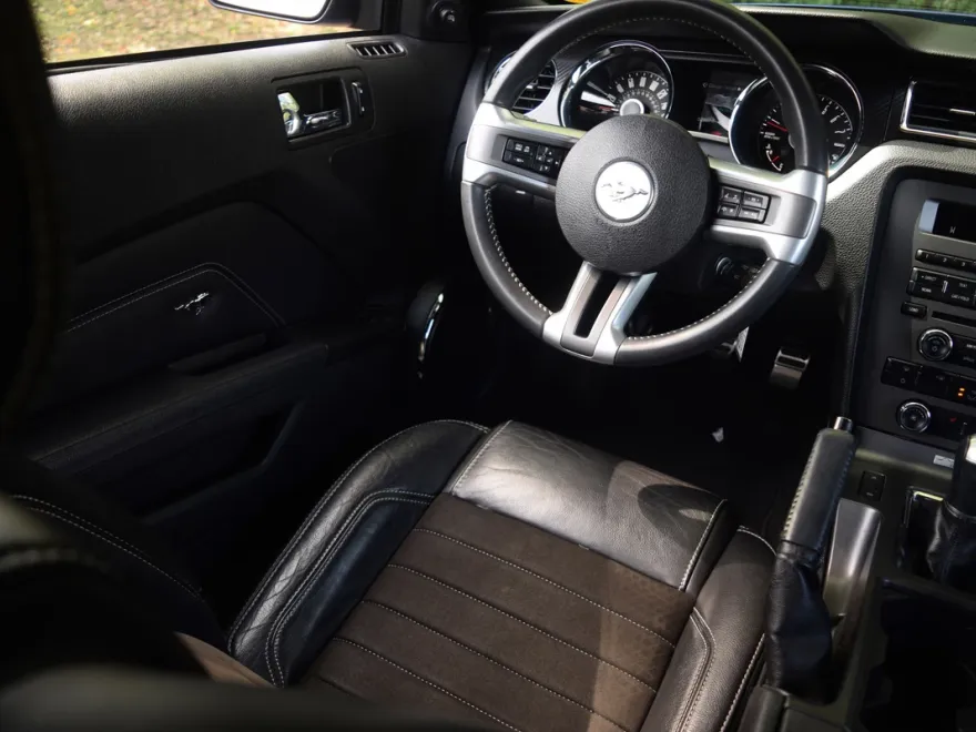 2014 Ford Mustang GT Premium photo 1