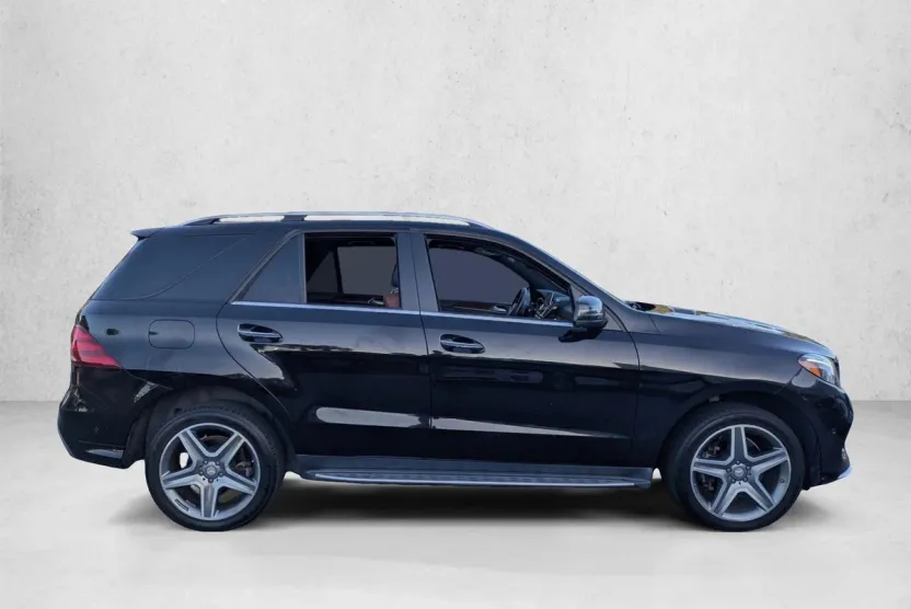 2016 Mercedes Benz GLE 400 4MATIC photo 1