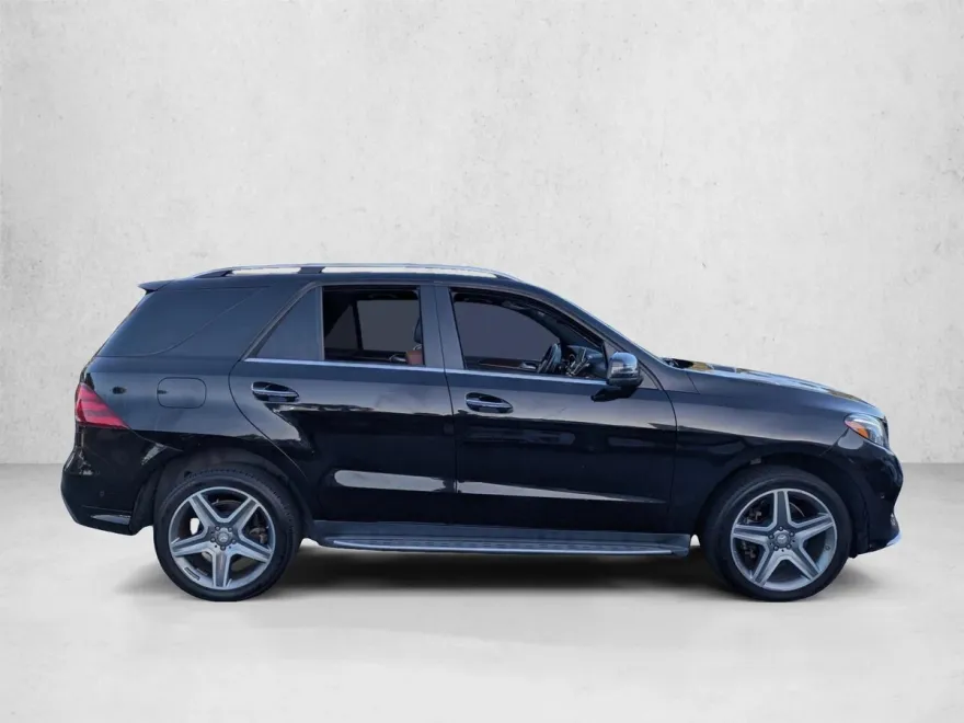 2016 Mercedes Benz GLE 400 4MATIC photo 1