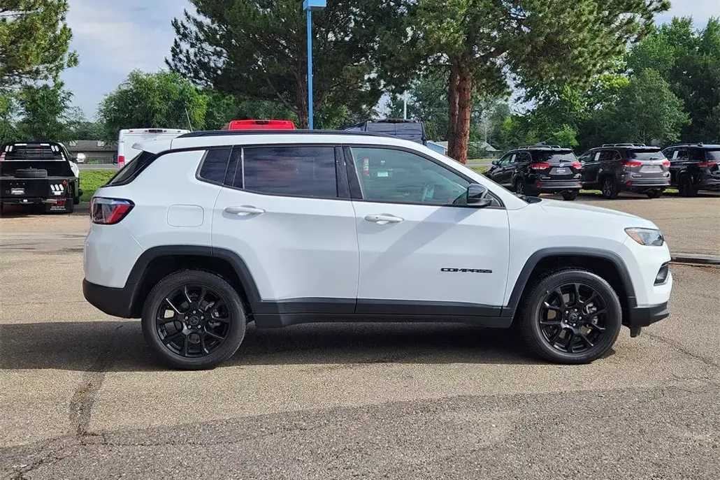 2025 Jeep Compass Latitude photo 1