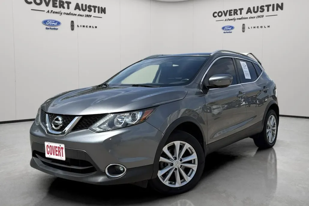 2017 Nissan Rogue Sport SV photo 1