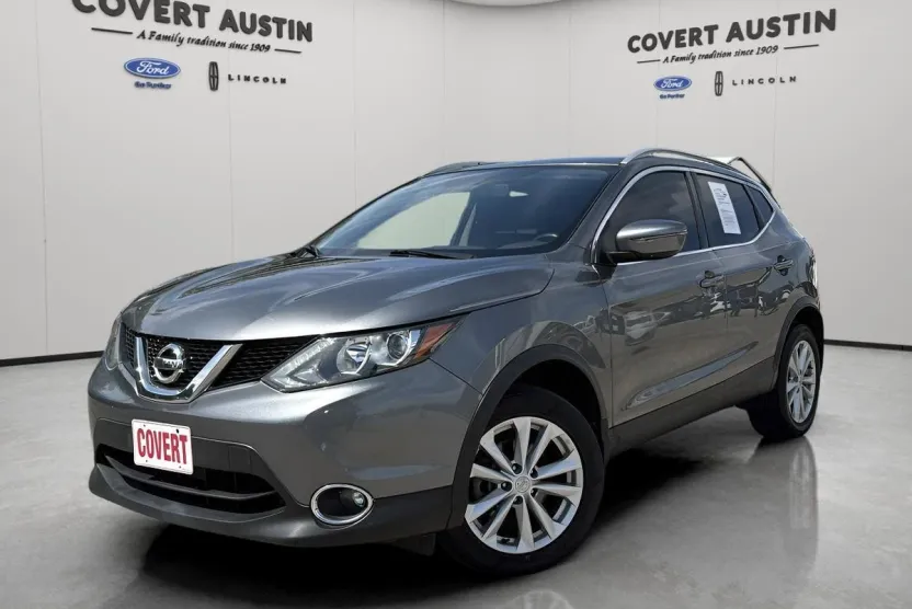 2017 Nissan Rogue Sport SV photo 1