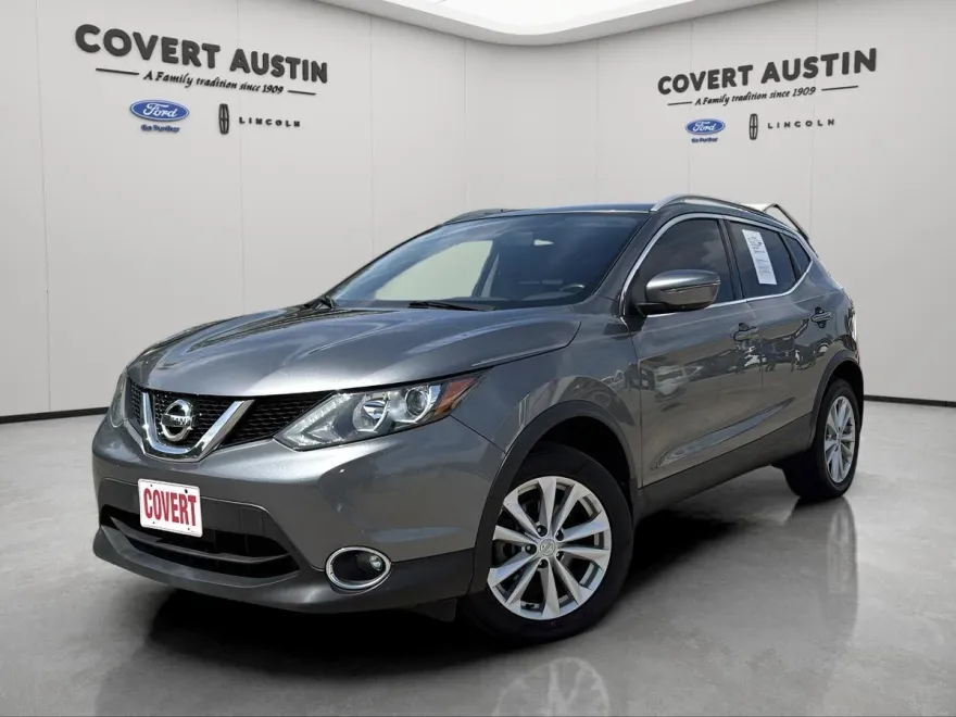 2017 Nissan Rogue Sport SV photo 1