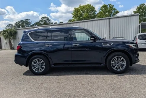 2024 Infiniti QX80 Luxe photo 3