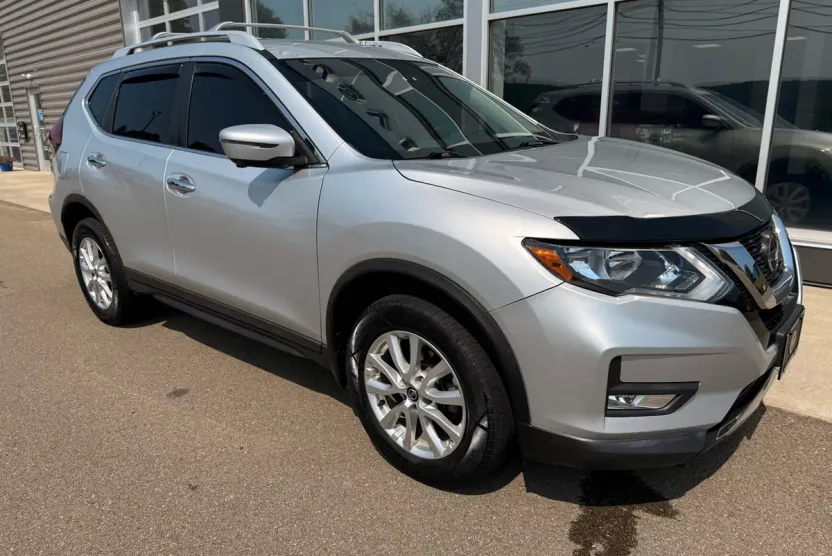 2018 Nissan Rogue SV AWD photo 1