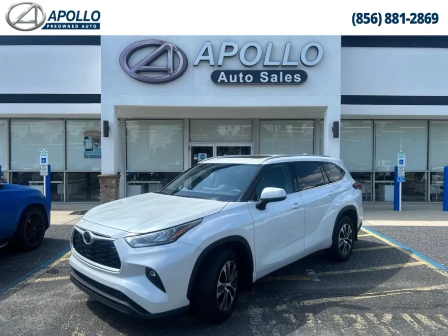 2022 Toyota Highlander XLE photo 1