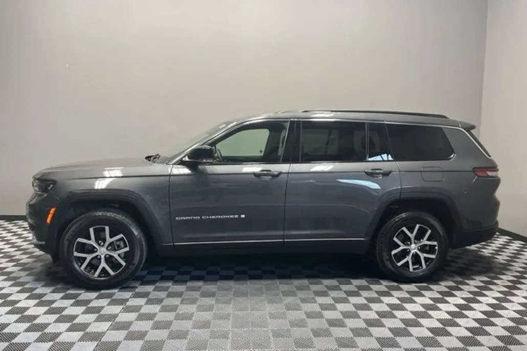 2024 Jeep Grand Cherokee Limited photo 1