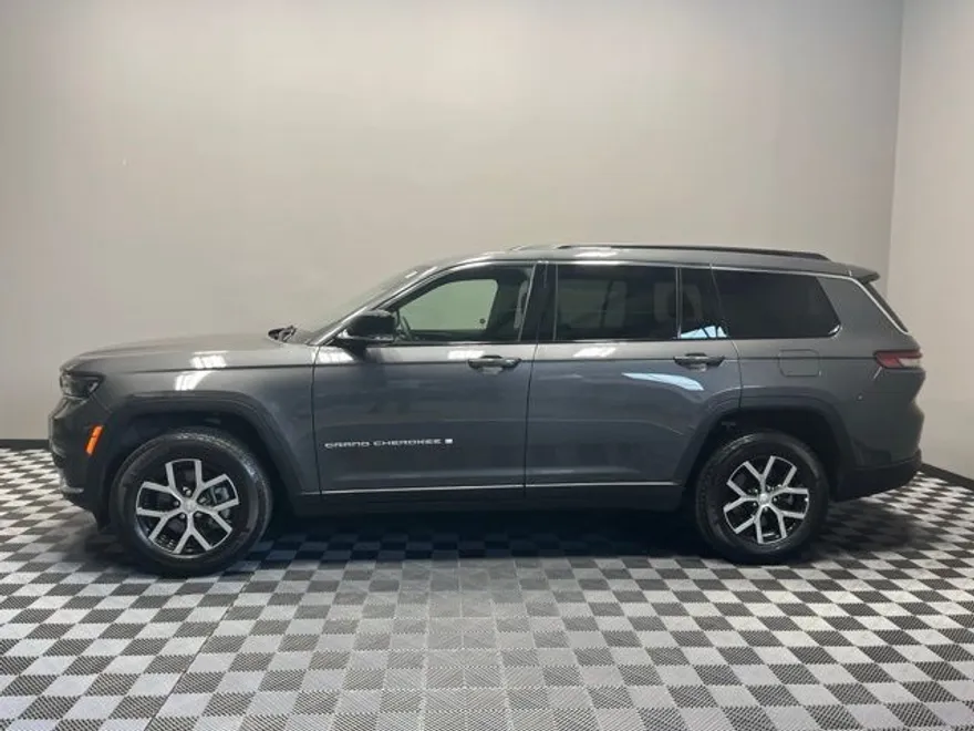 2024 Jeep Grand Cherokee Limited photo 1
