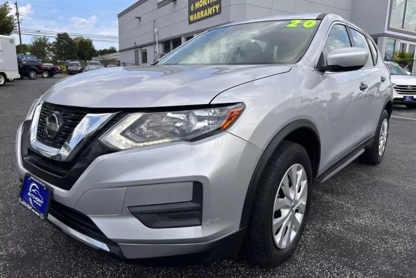 2020 Nissan Rogue photo 1