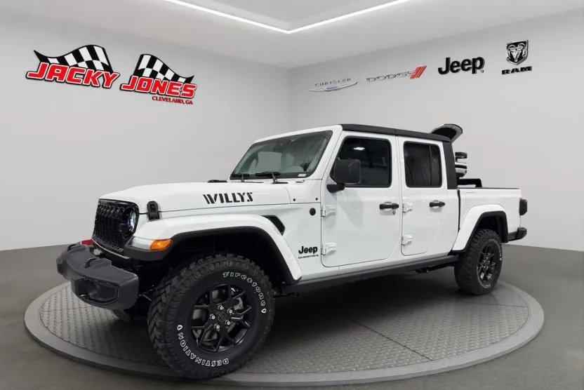 2025 Jeep Gladiator Willys photo 1