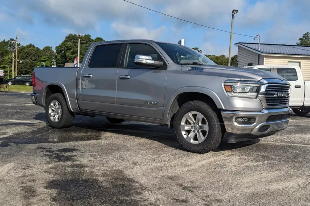 2022 Ram 1500 Laramie photo 1