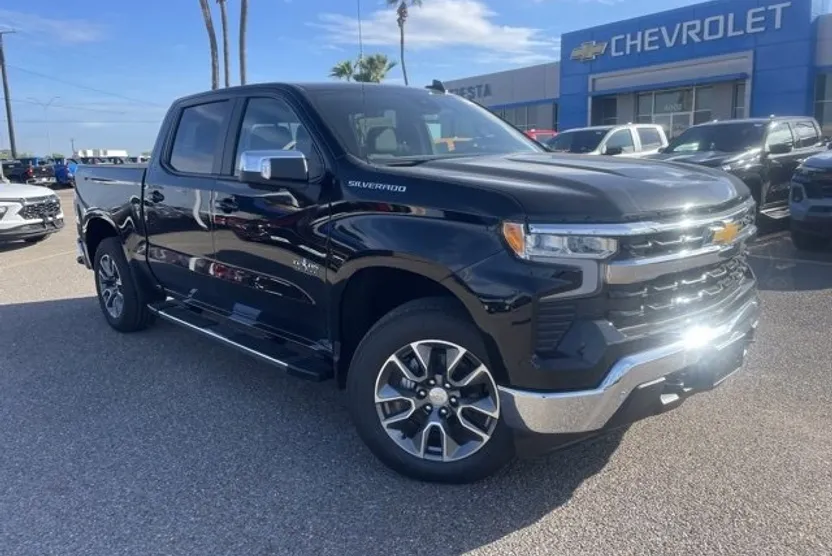 2026 Chevrolet Silverado 1500 LT photo 1