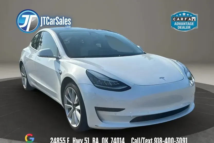 2020 Tesla Model 3 Standard Range Plus photo 1