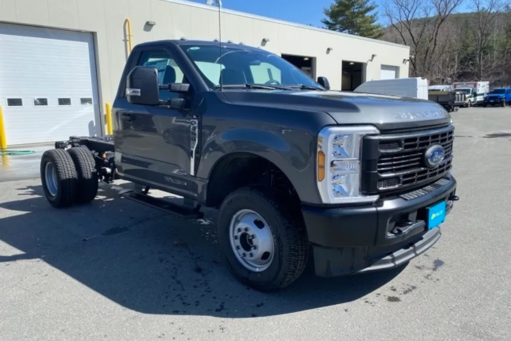 2024 Ford F-350 photo 1