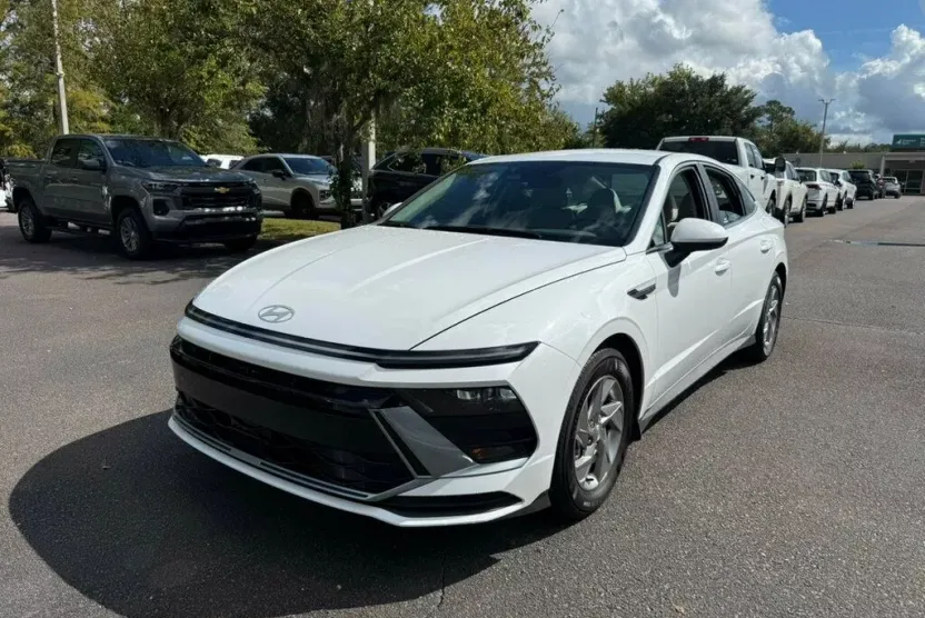 2025 Hyundai Sonata SE photo 1