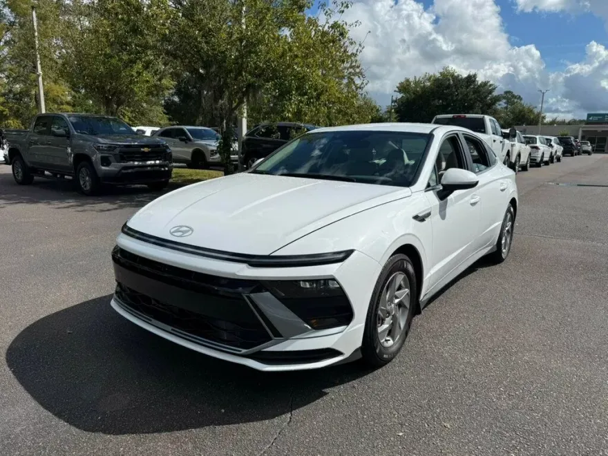 2025 Hyundai Sonata SE photo 1