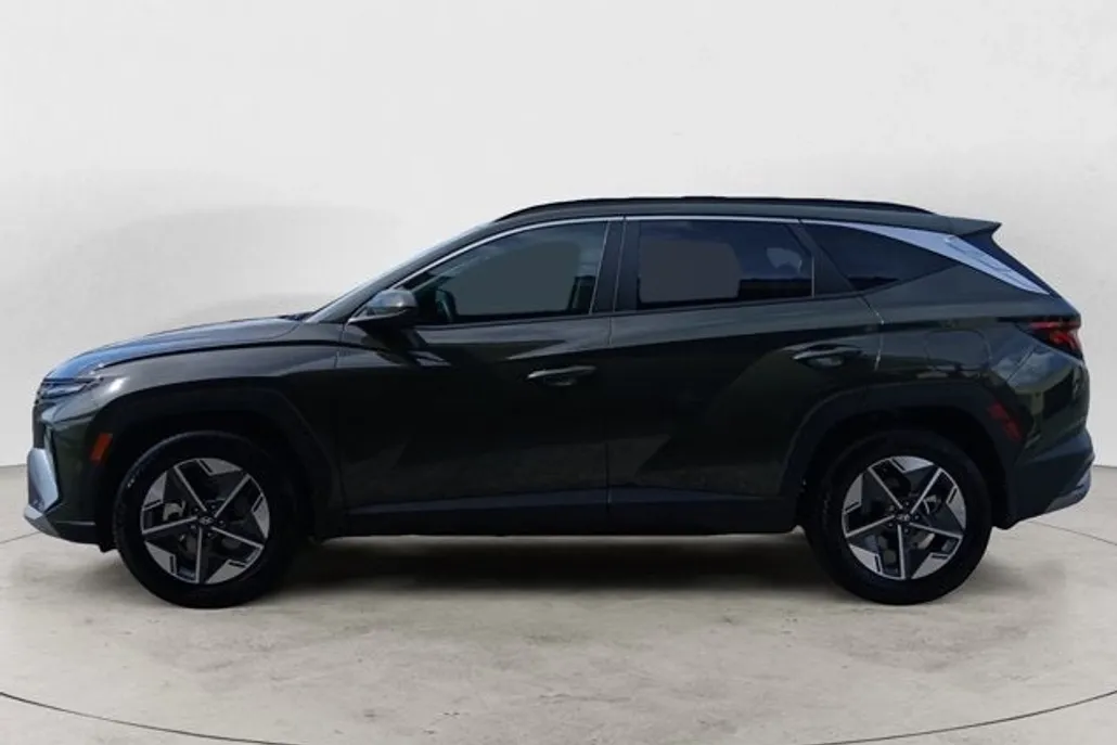 2025 Hyundai Tucson SEL photo 1