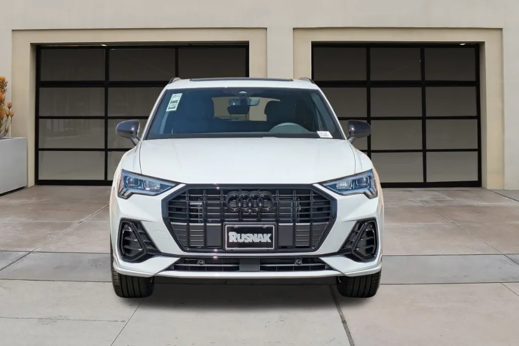 2025 Audi Q3 45 TFSI S line Premium Plus photo 1