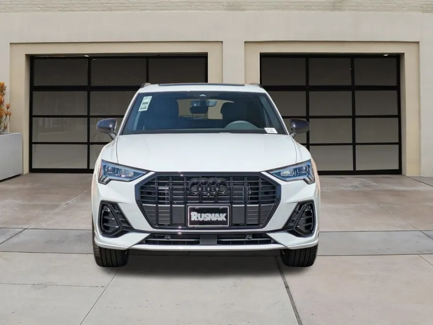 2025 Audi Q3 45 TFSI S line Premium Plus photo 1