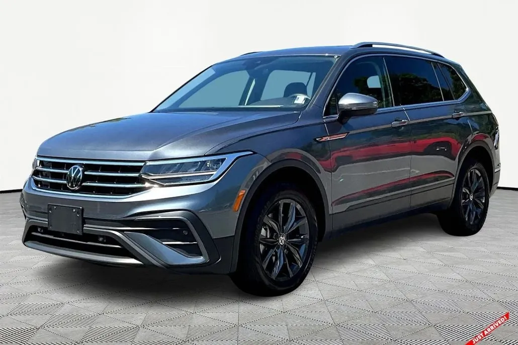 2024 Volkswagen Tiguan SE Wolfsburg Edition photo 1
