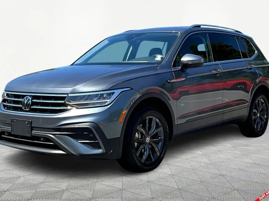 2024 Volkswagen Tiguan SE Wolfsburg Edition photo 1
