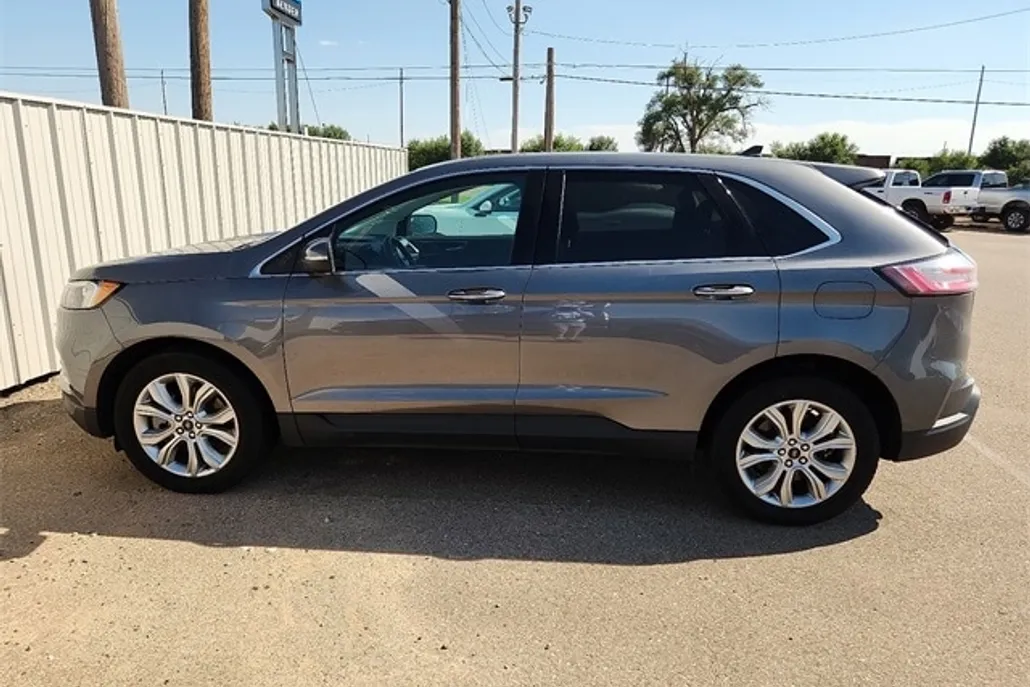 2024 Ford Edge Titanium photo 1