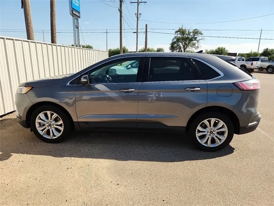 2024 Ford Edge Titanium photo 1