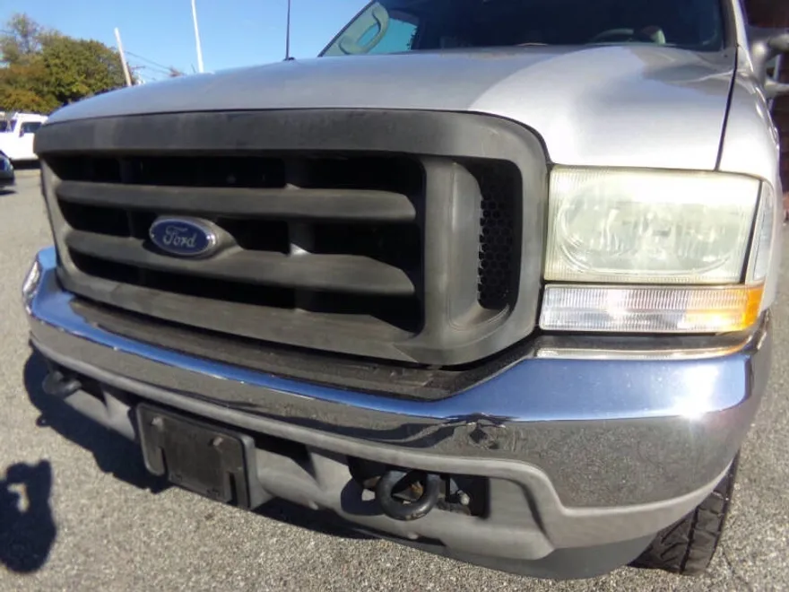 2003 Ford Excursion XLT photo 1