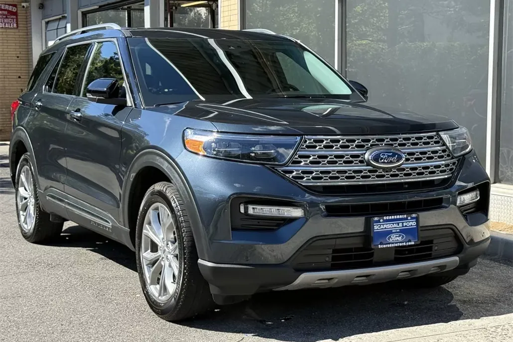 2022 Ford Explorer Limited photo 1