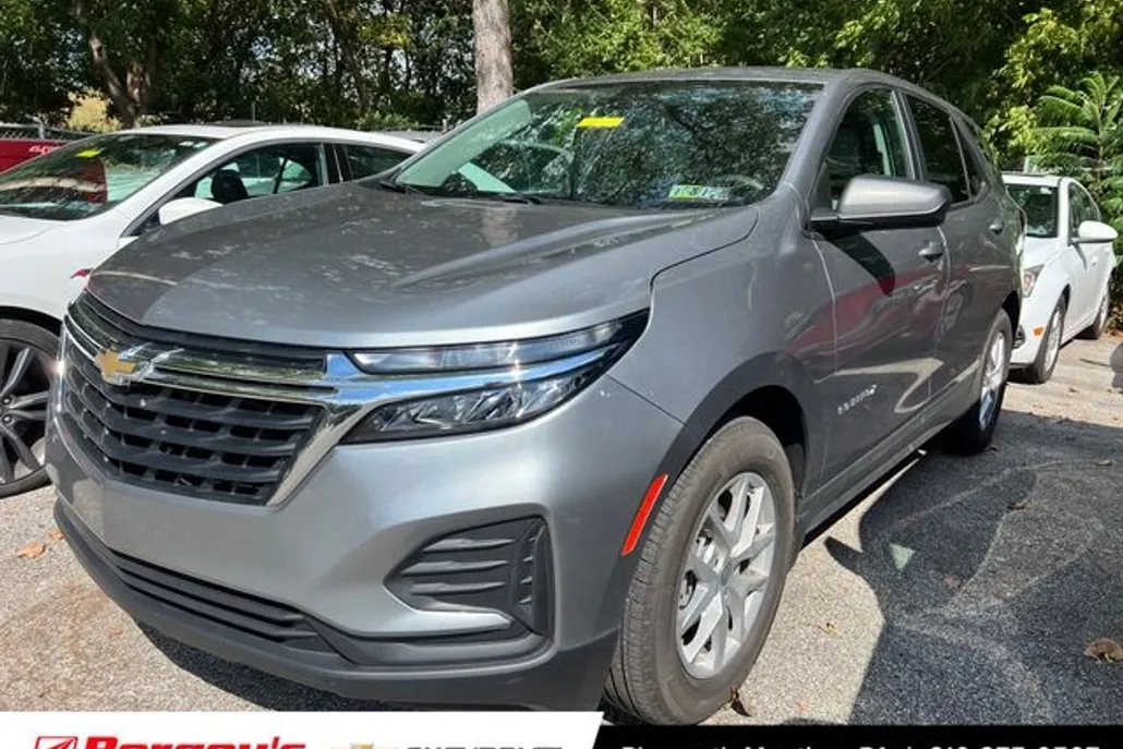 2024 Chevrolet Equinox LS photo 1
