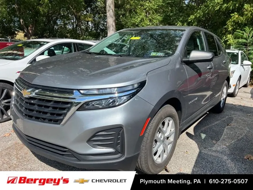 2024 Chevrolet Equinox LS photo 1