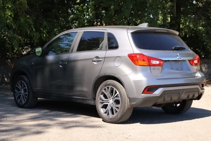 2019 Mitsubishi Outlander Sport LE photo 1