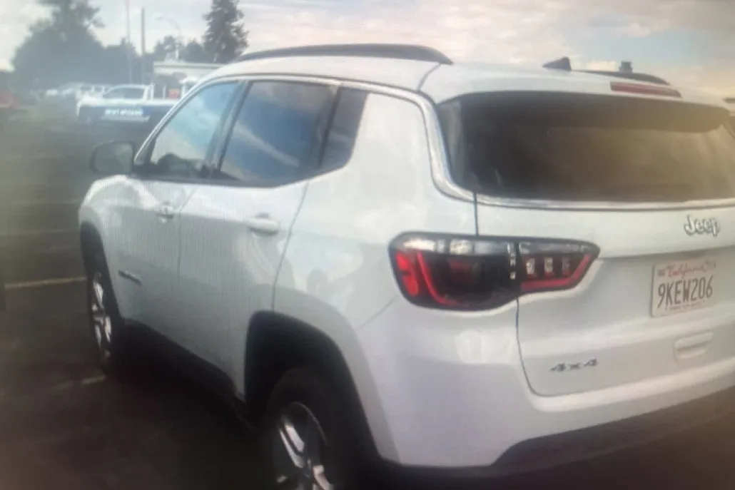2024 Jeep Compass Latitude photo 1