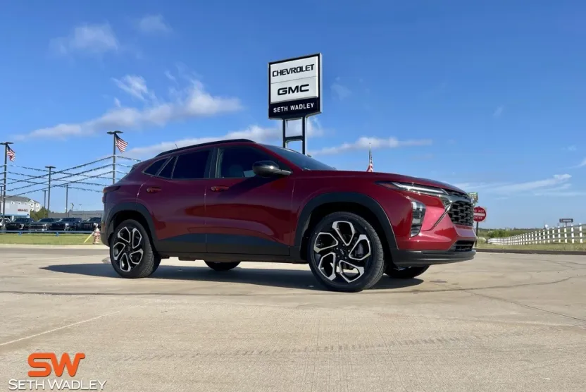 2024 Chevrolet Trax photo 1