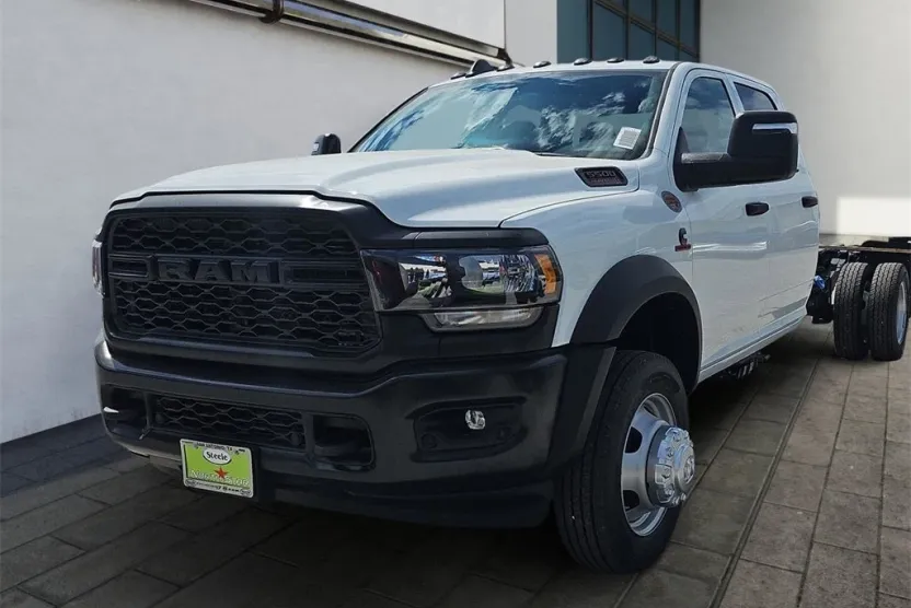 2024 Ram 5500 Tradesman photo 1