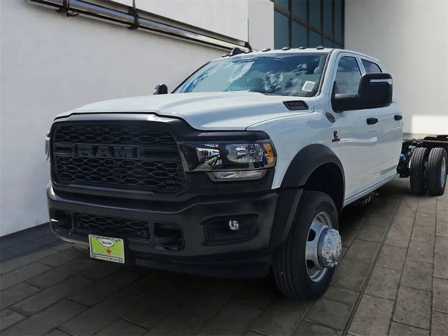 2024 Ram 5500 Tradesman photo 1